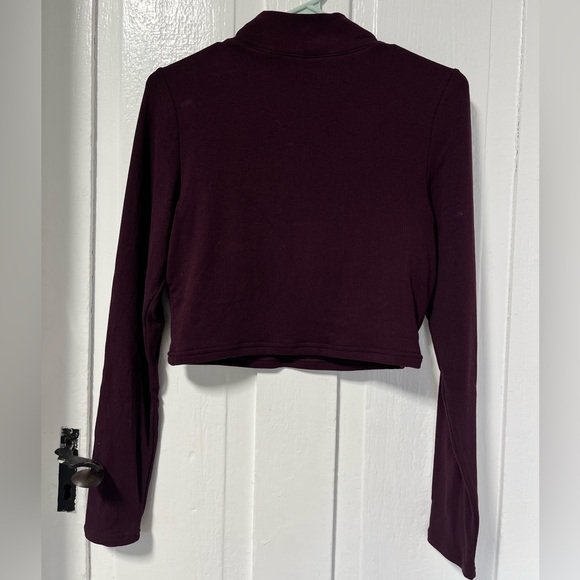 Klassy Network Mock Neck Long Sleeve Ribbed cropped shirt w/ built in padding L - Picture 2 of 9